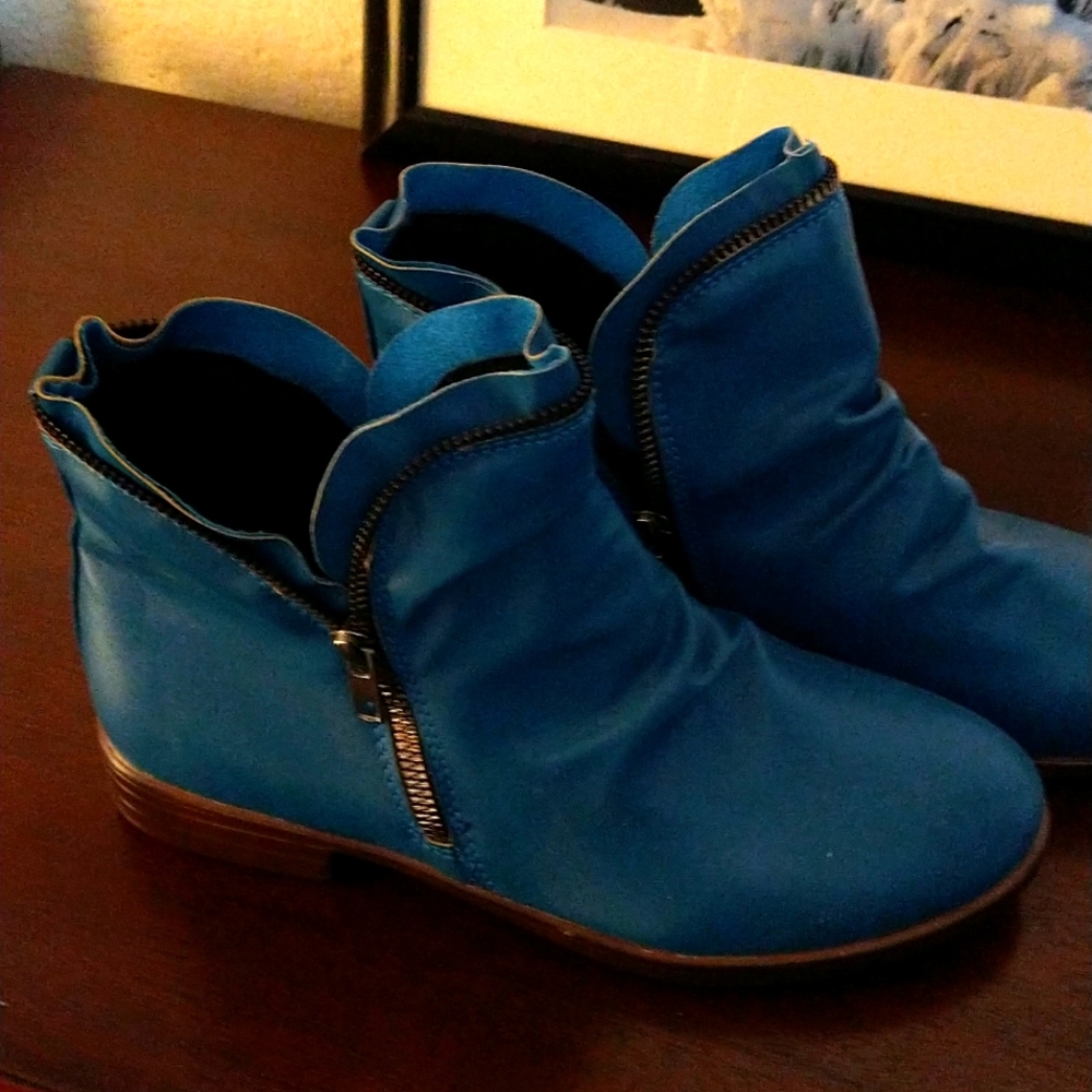 Turquoise faux leather ankle boots